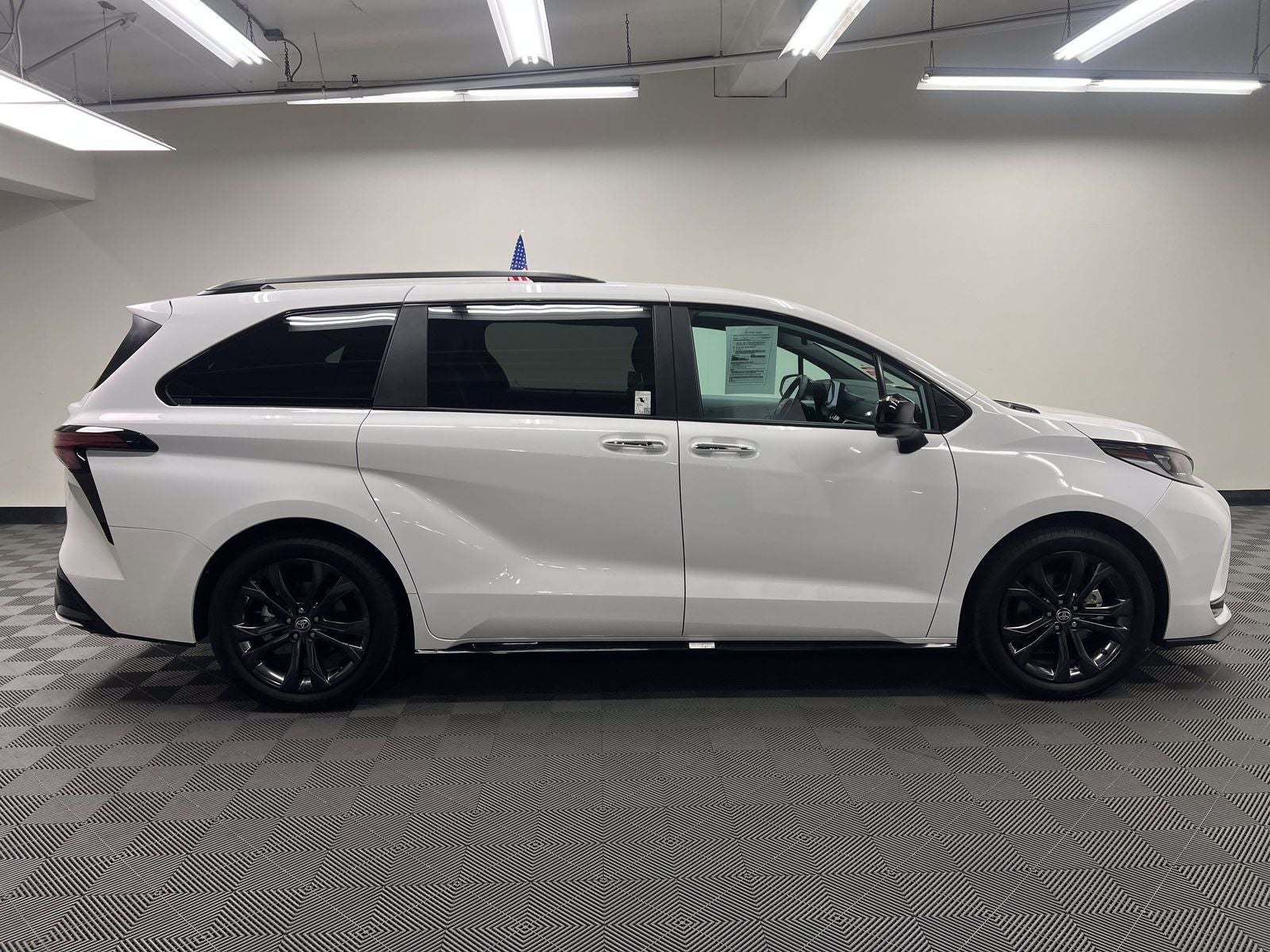 2025 Toyota Sienna XSE 7 Passenger