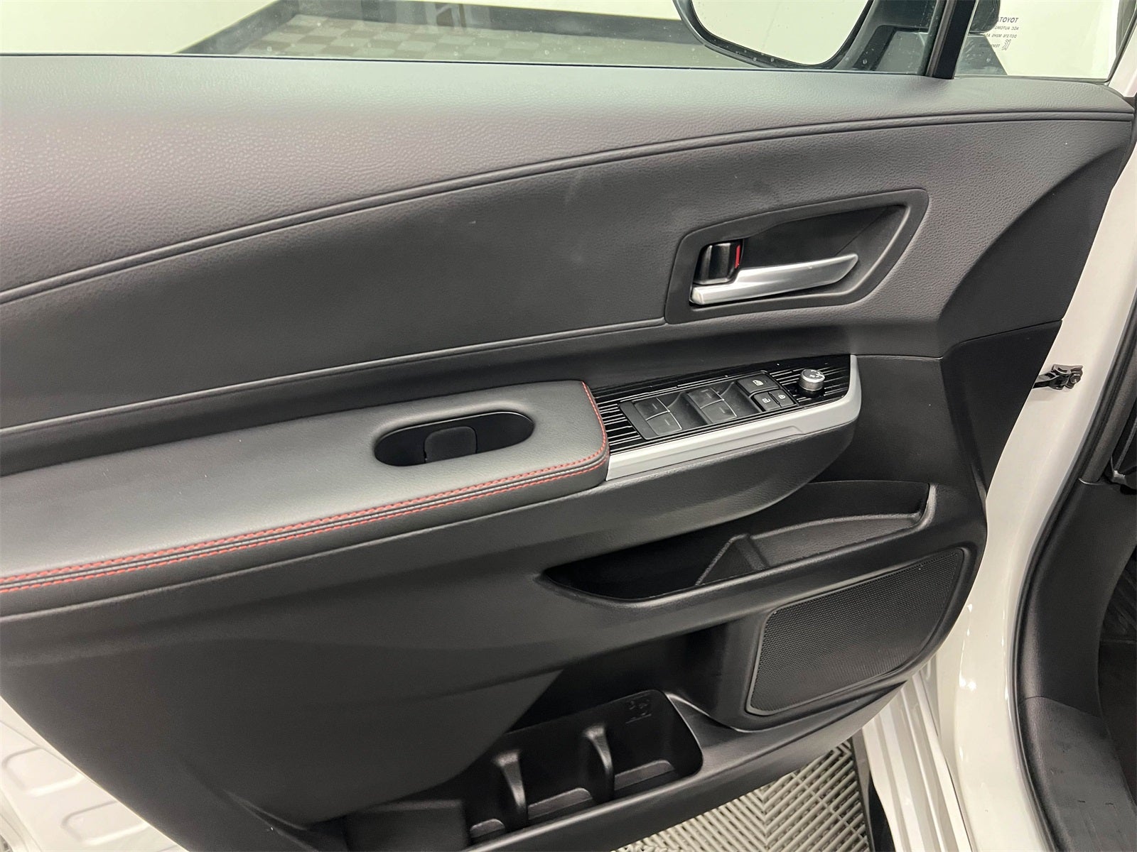 2025 Toyota Sienna XSE 7 Passenger