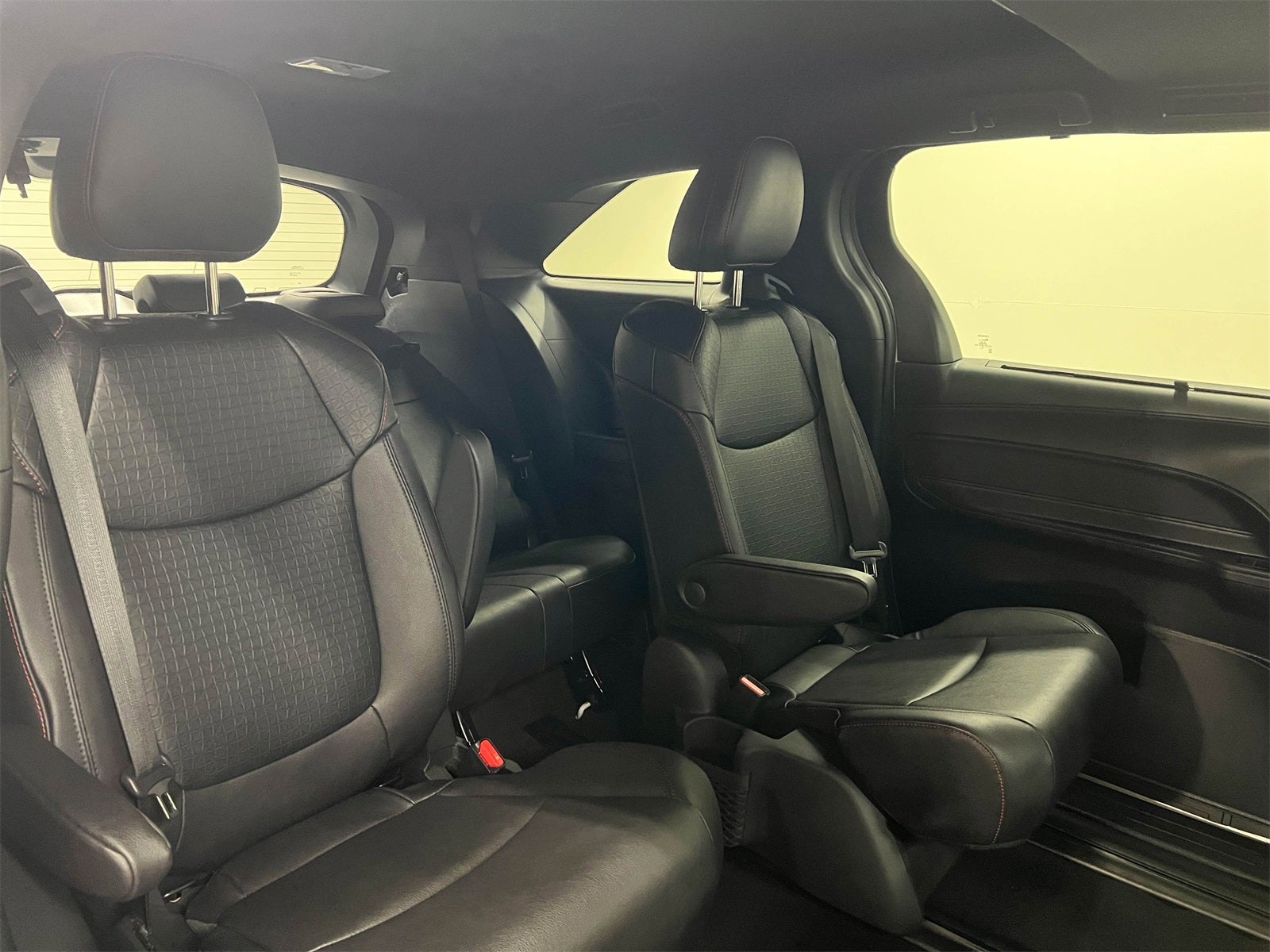 2025 Toyota Sienna XSE 7 Passenger