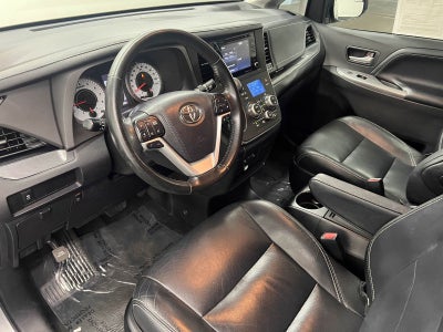2019 Toyota Sienna SE 8 Passenger