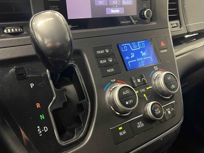 2019 Toyota Sienna SE 8 Passenger