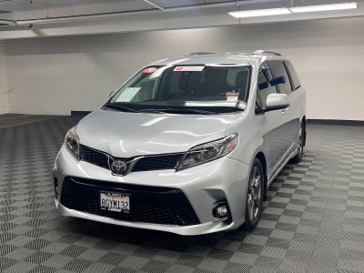 2019 Toyota Sienna SE 8 Passenger