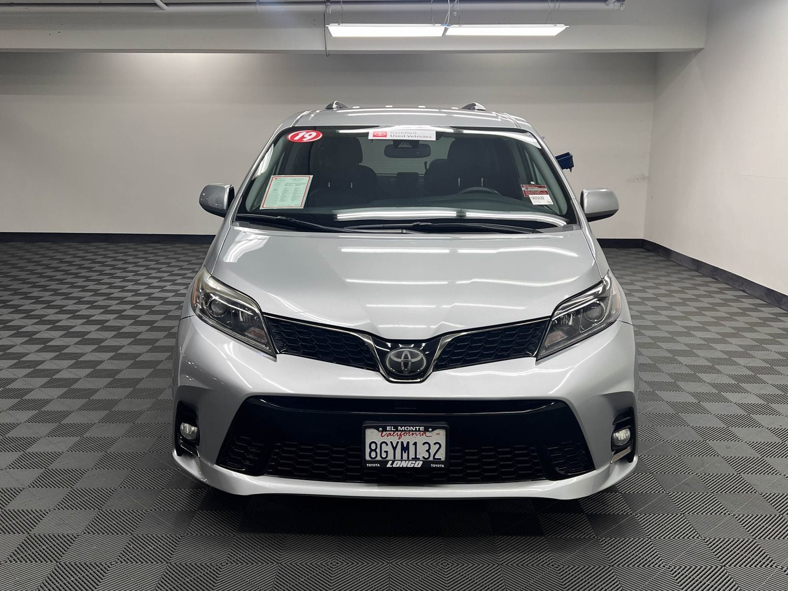2019 Toyota Sienna SE 8 Passenger