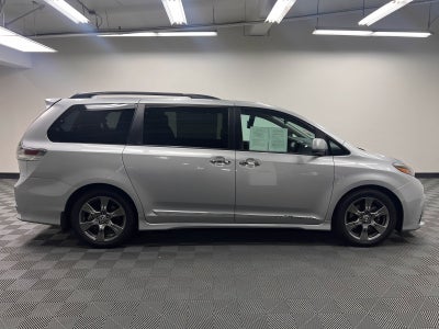2019 Toyota Sienna SE 8 Passenger