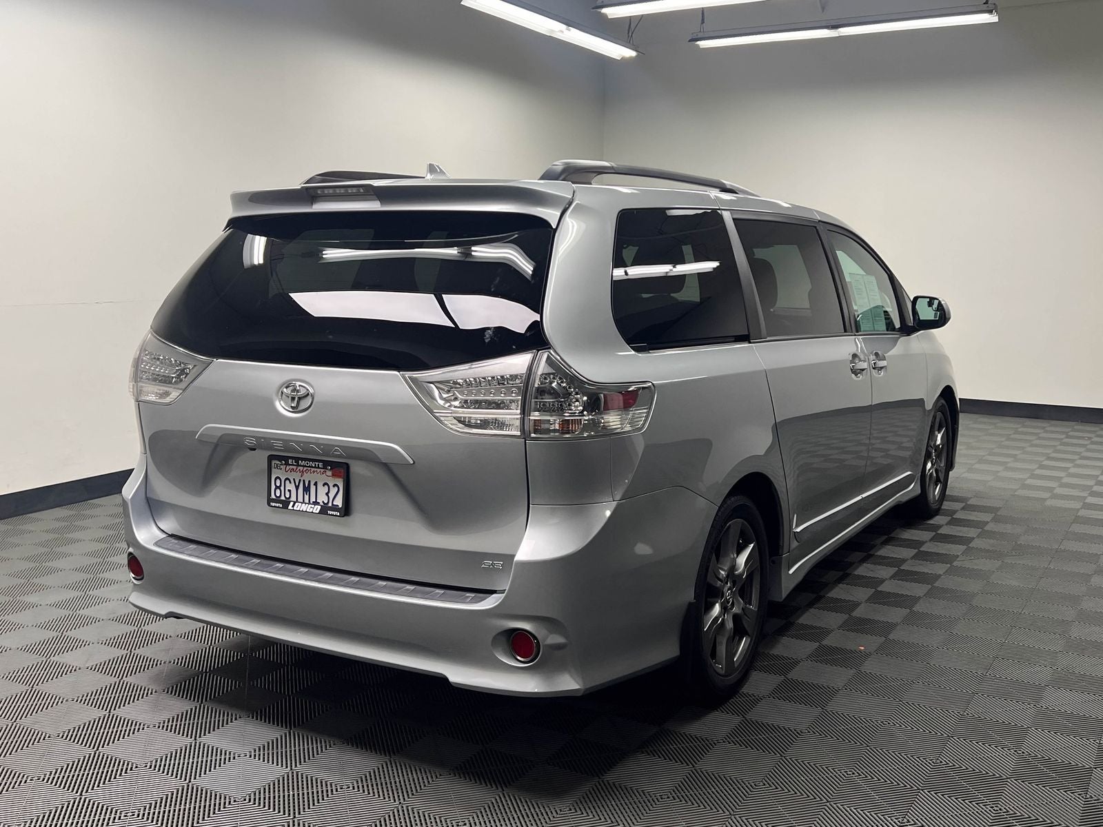 2019 Toyota Sienna SE 8 Passenger