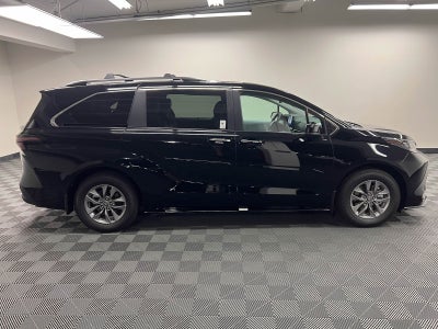 2026 Toyota Sienna XLE 8 Passenger