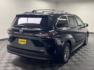 2026 Toyota Sienna XLE 8 Passenger