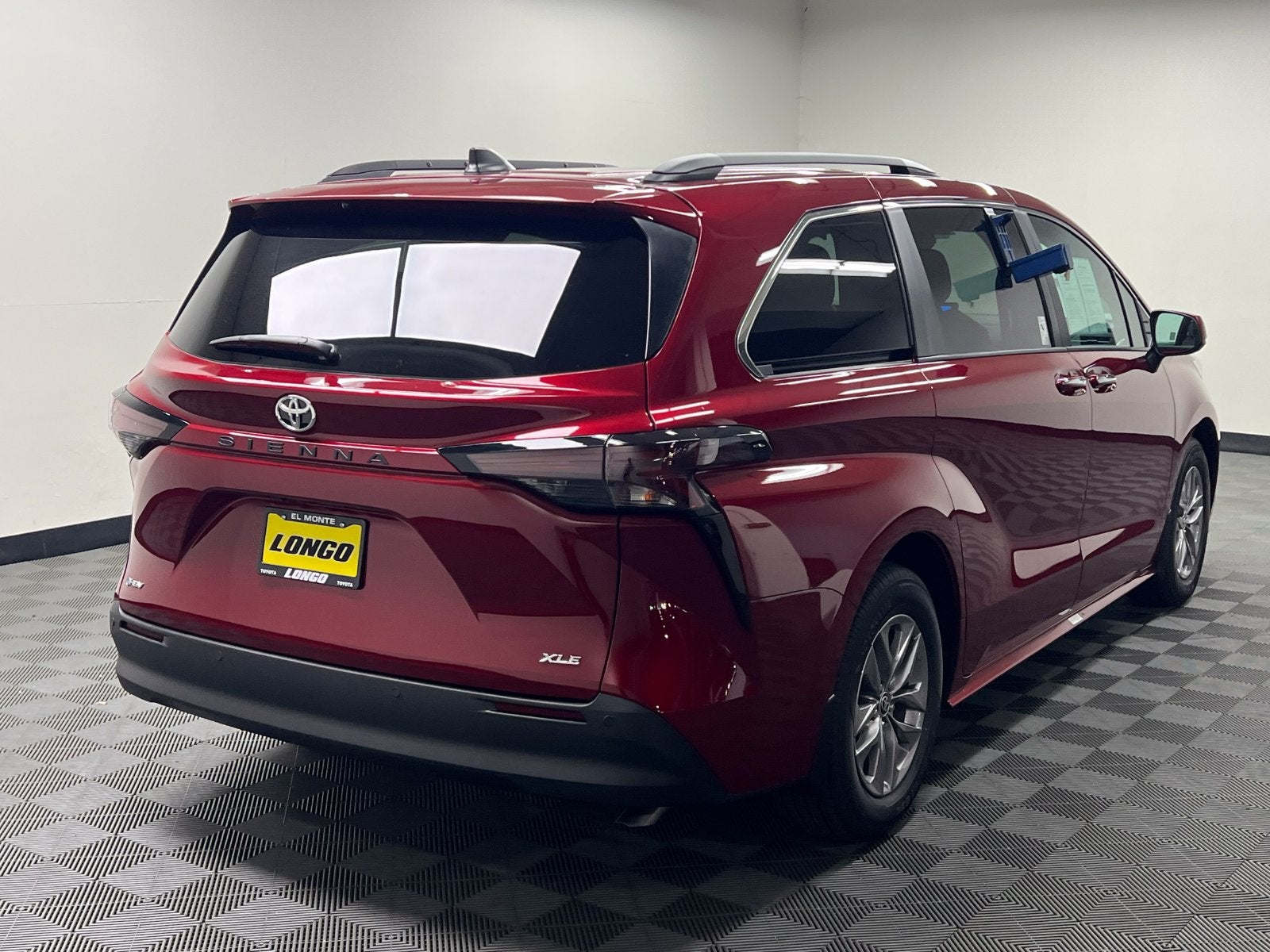 2026 Toyota Sienna XLE 8 Passenger