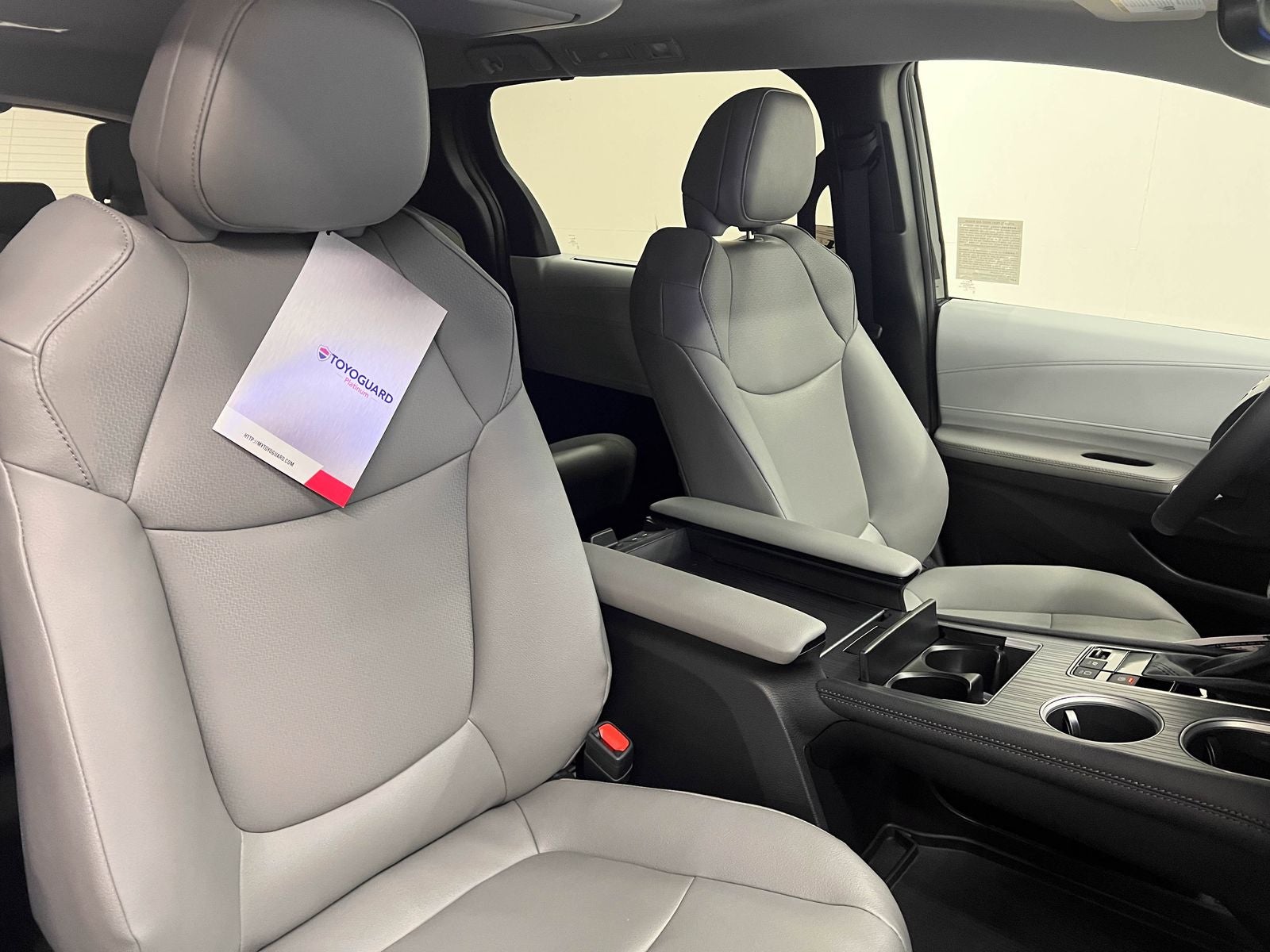 2026 Toyota Sienna XLE 8 Passenger