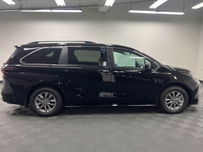 2026 Toyota Sienna XLE 8 Passenger