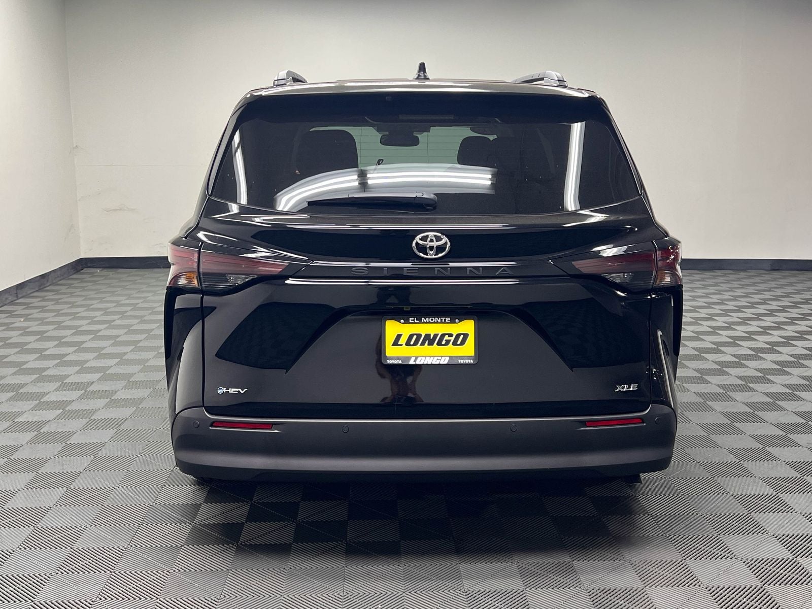 2026 Toyota Sienna XLE 8 Passenger