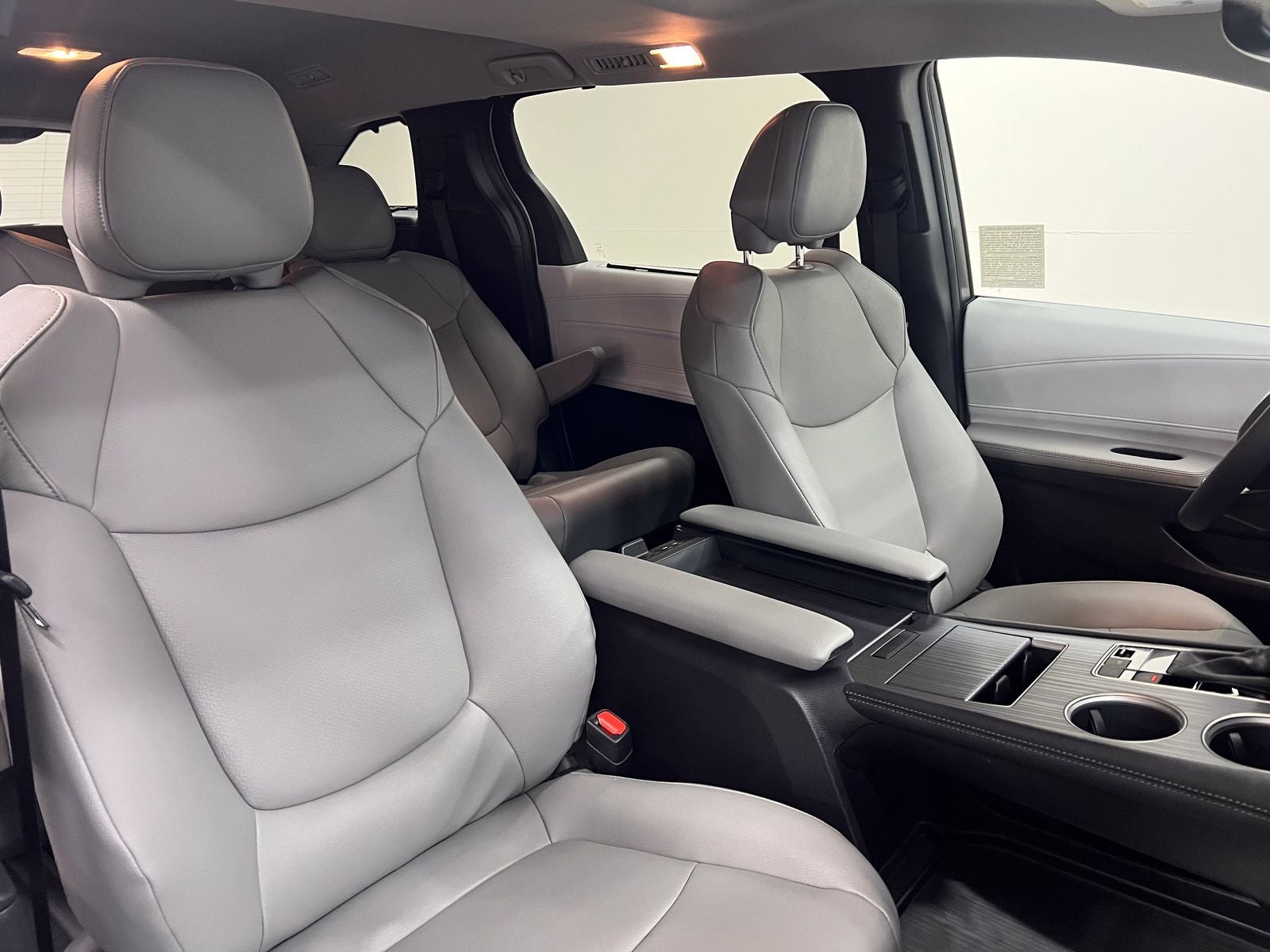 2026 Toyota Sienna XLE 8 Passenger