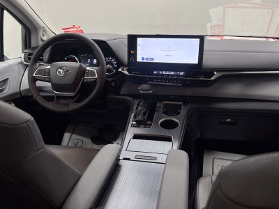 2026 Toyota Sienna XLE 8 Passenger