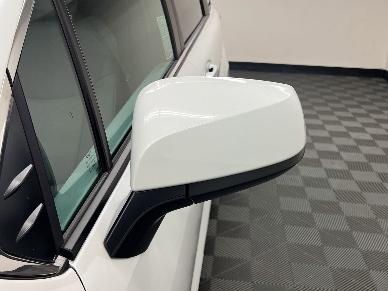 2026 Toyota Sienna XLE 8 Passenger