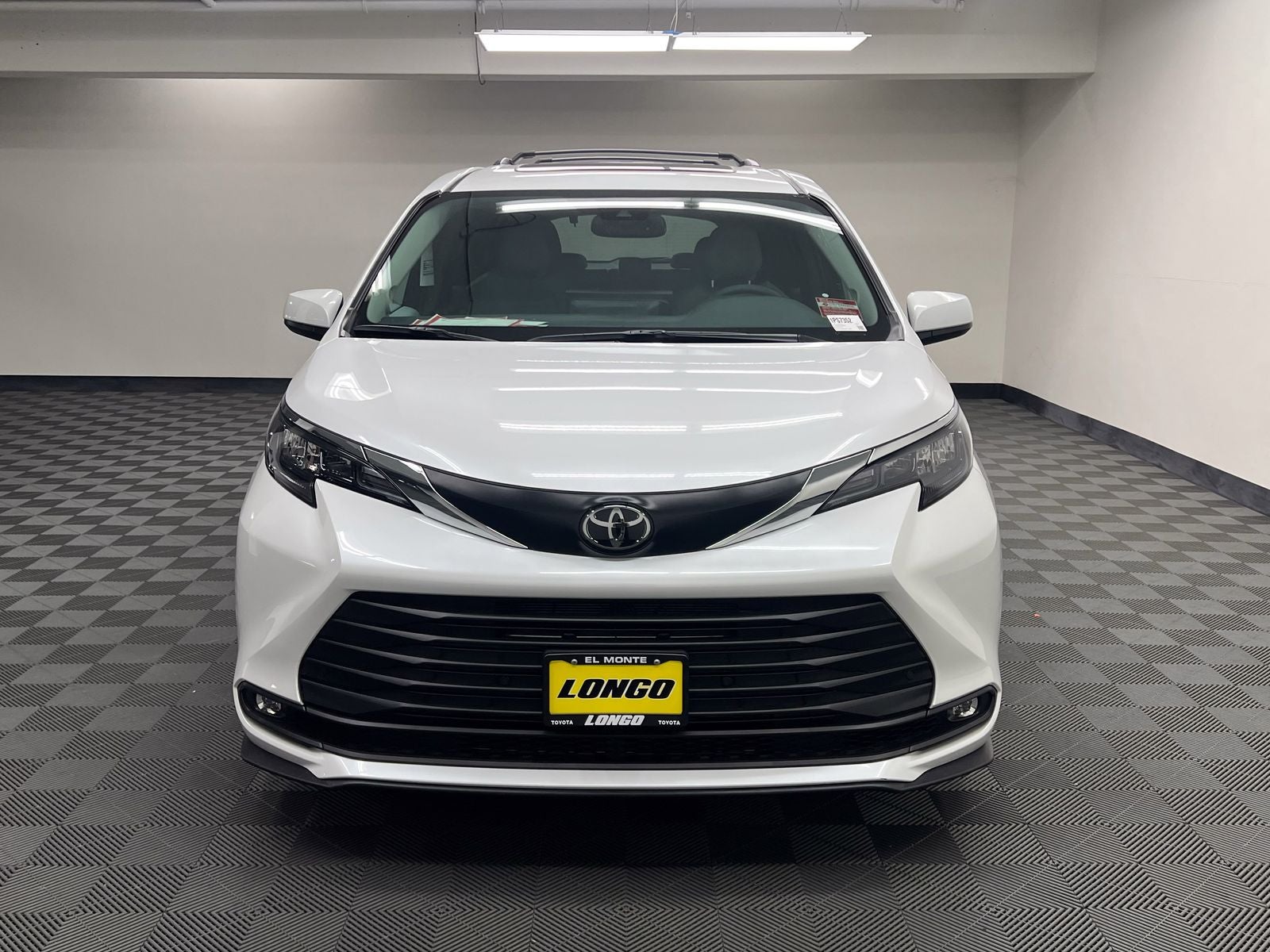 2026 Toyota Sienna XLE 8 Passenger