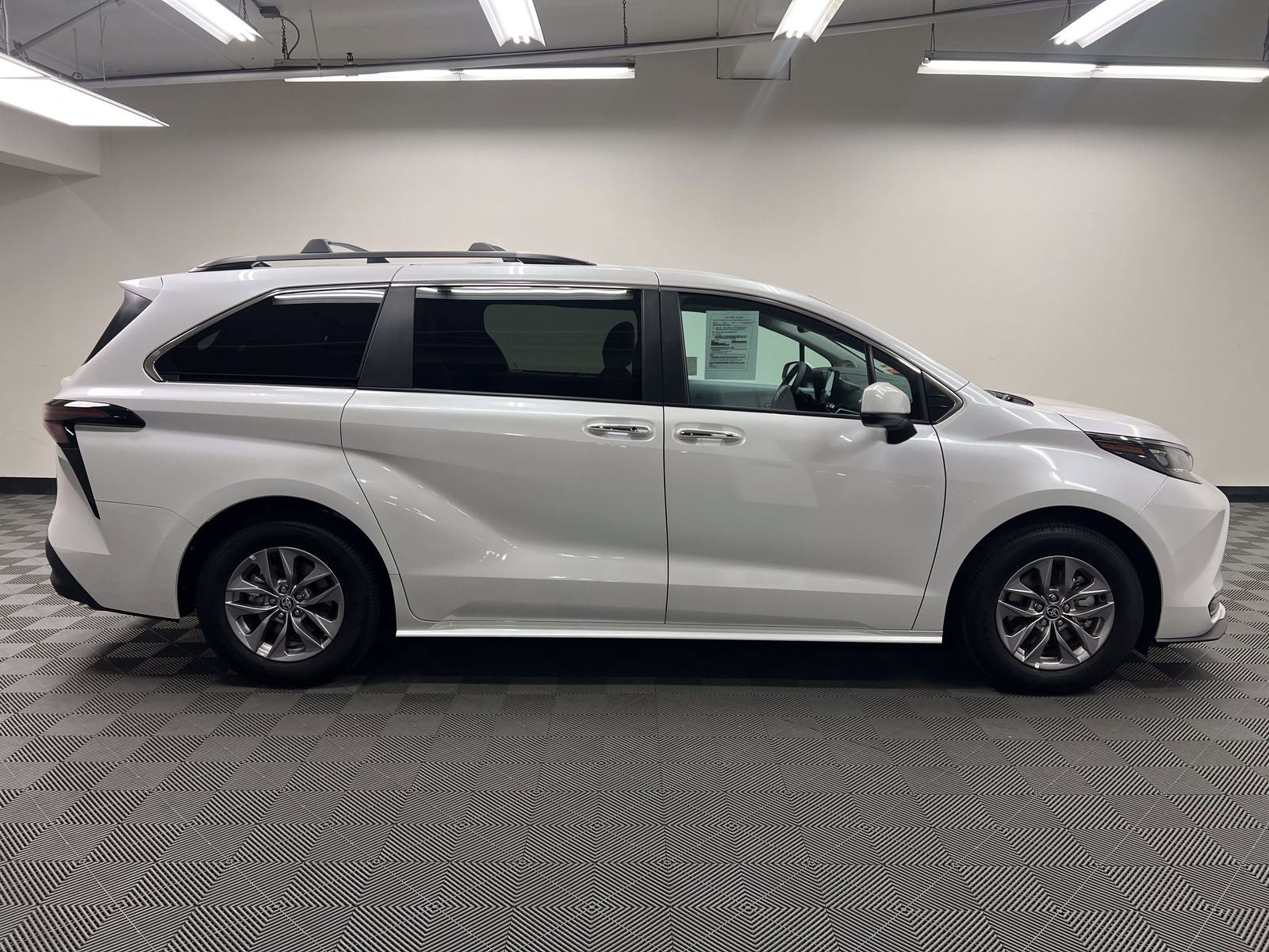 2026 Toyota Sienna XLE 8 Passenger
