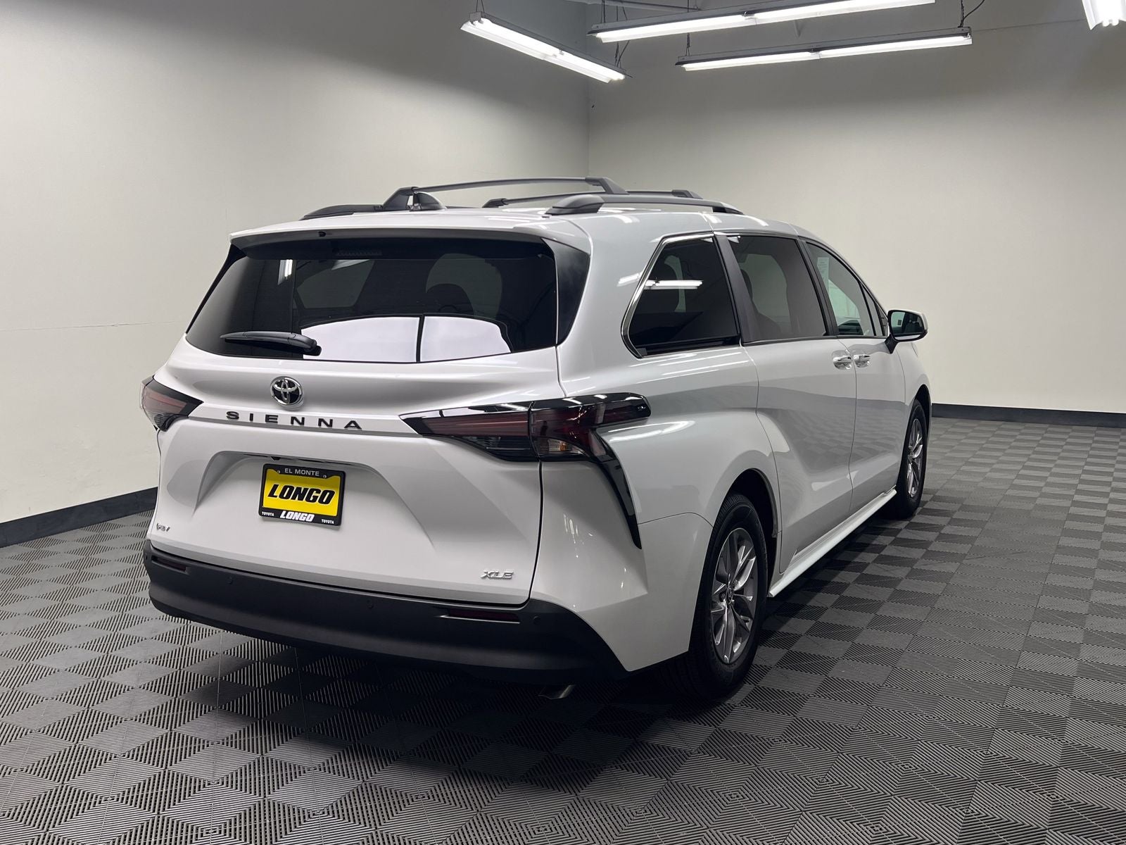 2026 Toyota Sienna XLE 8 Passenger