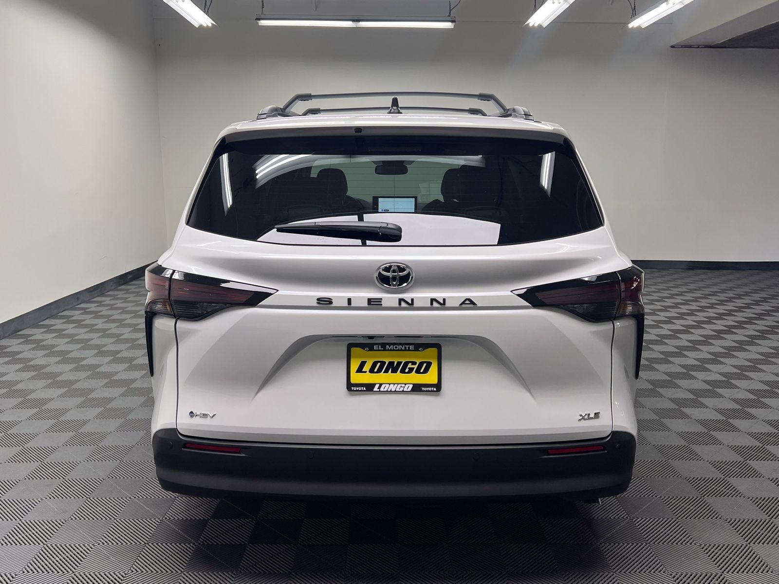 2026 Toyota Sienna XLE 8 Passenger