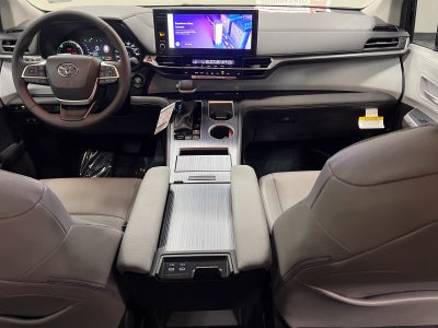 2026 Toyota Sienna XLE 8 Passenger