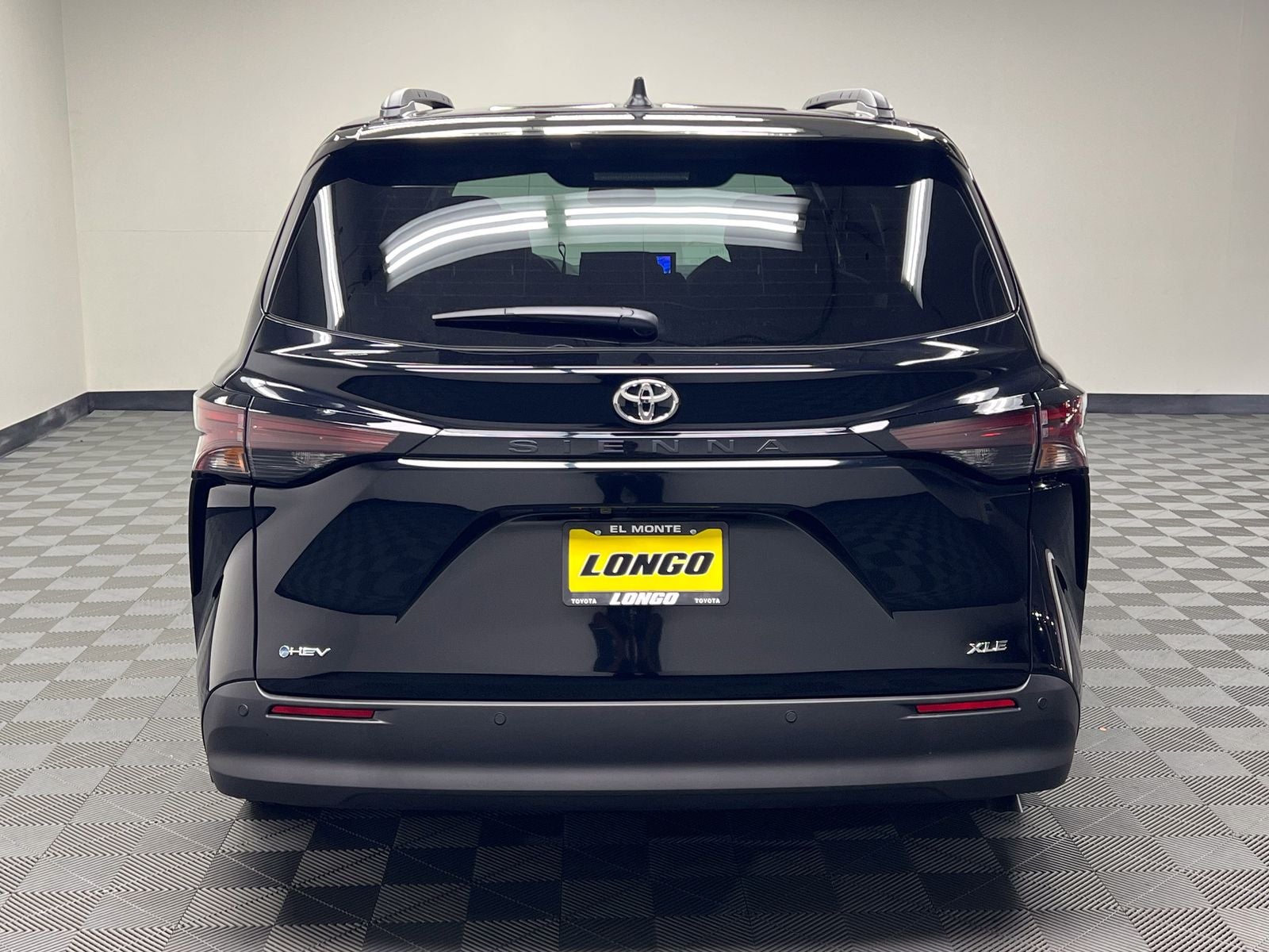 2026 Toyota Sienna XLE 8 Passenger