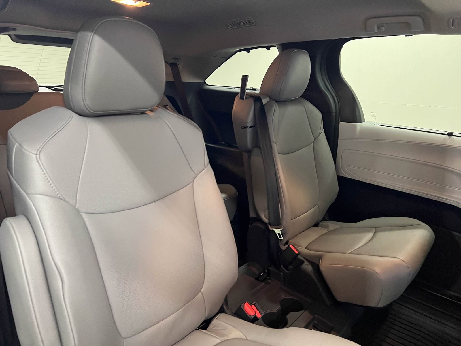 2026 Toyota Sienna XLE 8 Passenger