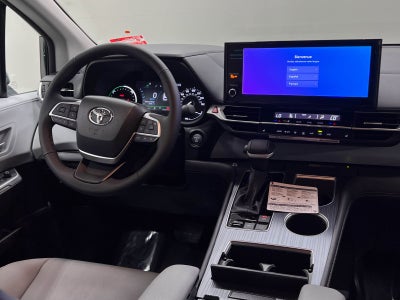 2026 Toyota Sienna XLE 8 Passenger