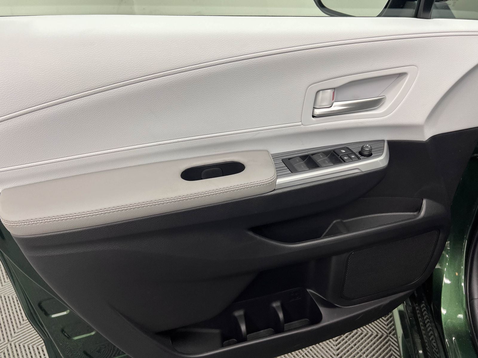 2026 Toyota Sienna XLE 8 Passenger