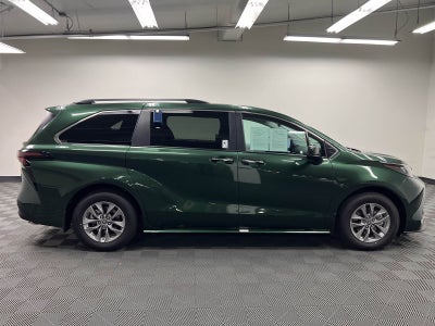 2026 Toyota Sienna XLE 8 Passenger