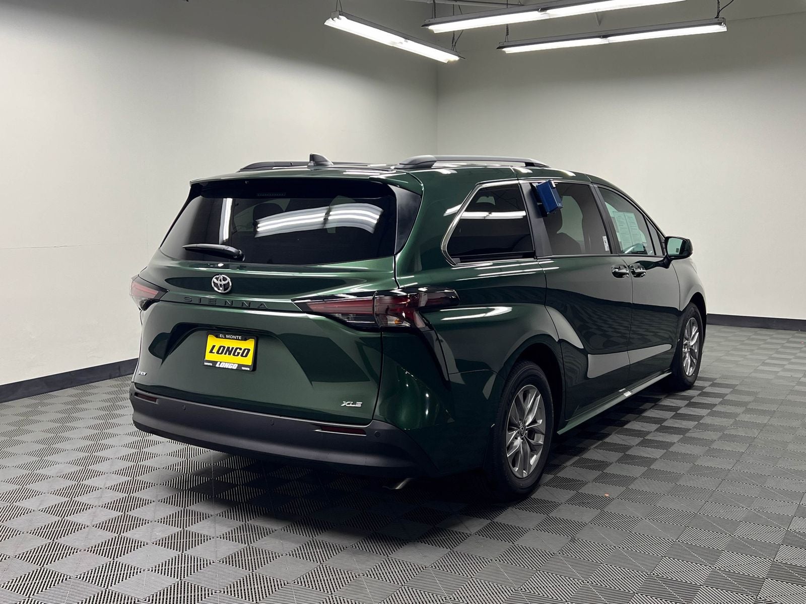 2026 Toyota Sienna XLE 8 Passenger