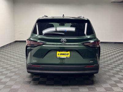 2026 Toyota Sienna XLE 8 Passenger