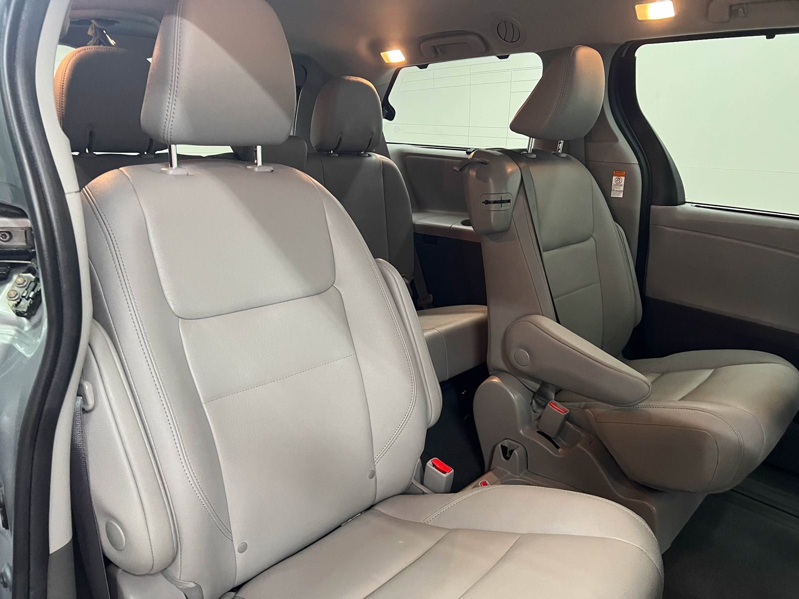 2020 Toyota Sienna XLE 8 Passenger