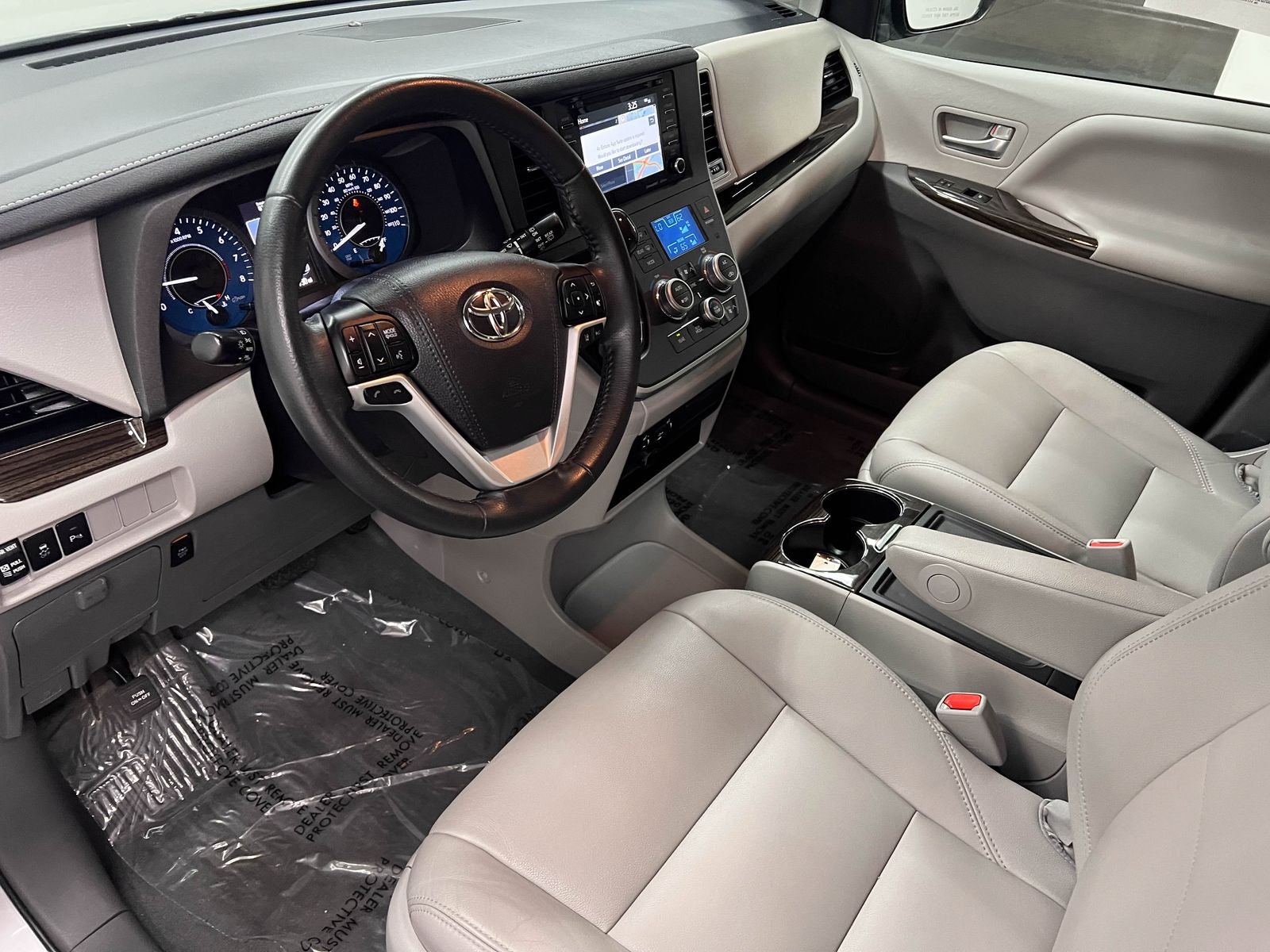 2020 Toyota Sienna XLE 8 Passenger