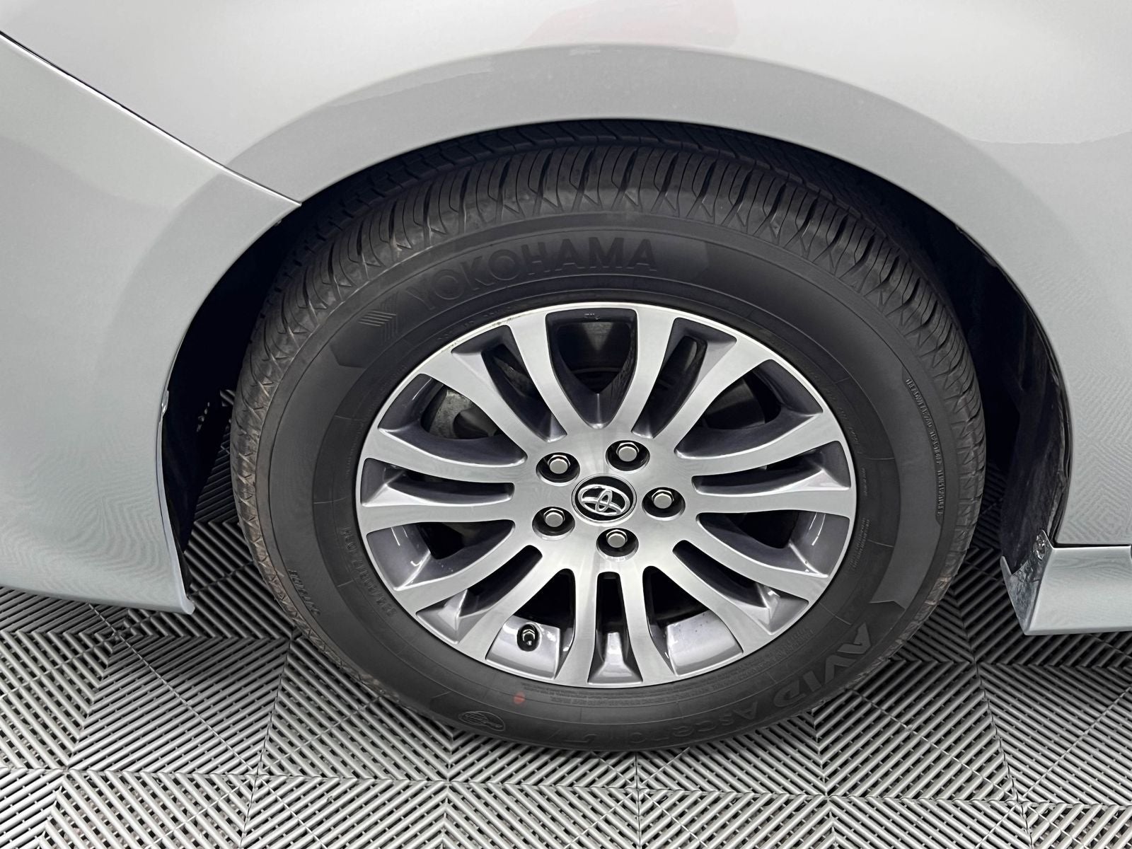 2020 Toyota Sienna XLE 8 Passenger