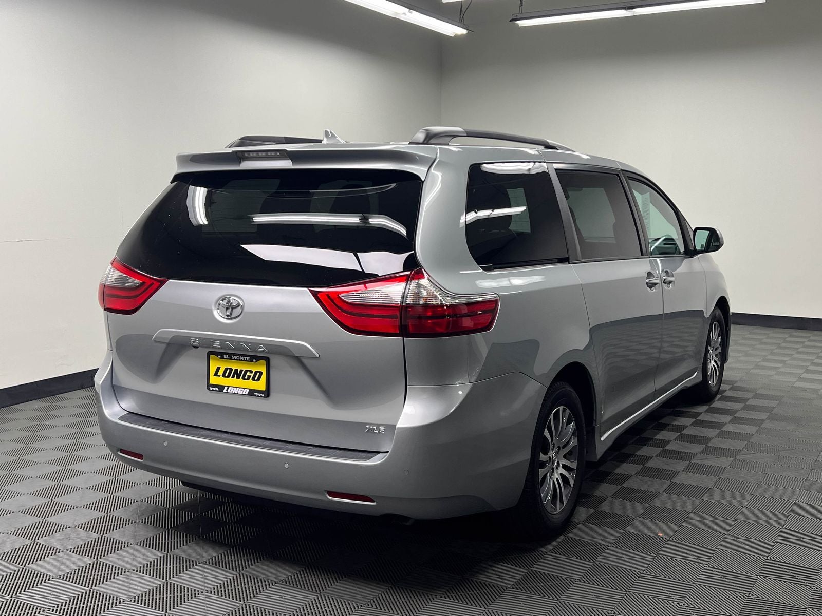 2020 Toyota Sienna XLE 8 Passenger