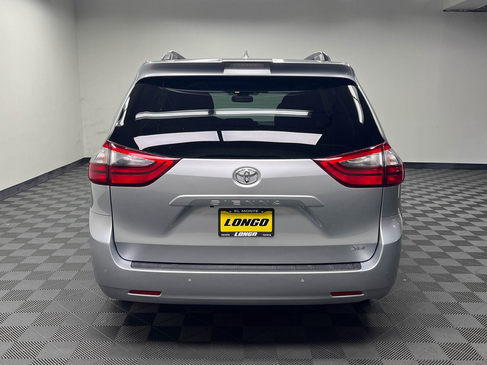 2020 Toyota Sienna XLE 8 Passenger