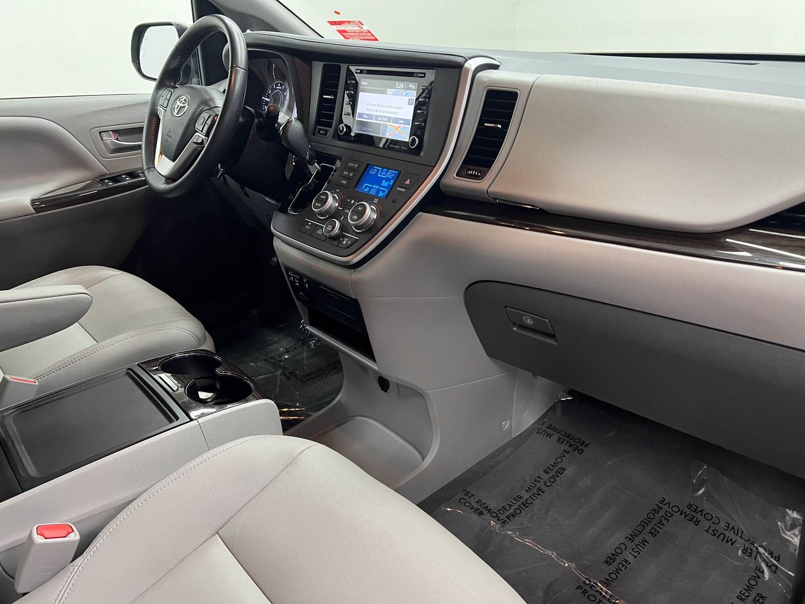 2020 Toyota Sienna XLE 8 Passenger