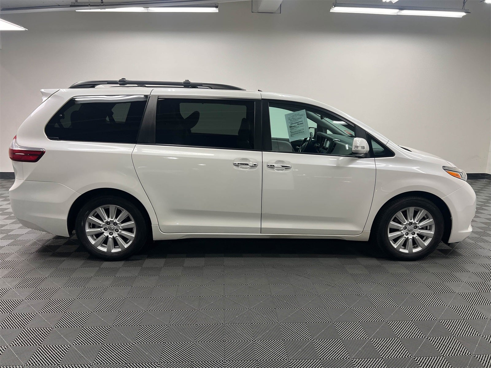 2017 Toyota Sienna Limited Premium 7 Passenger