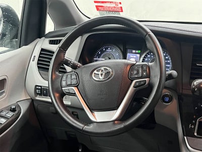 2020 Toyota Sienna XLE 8 Passenger
