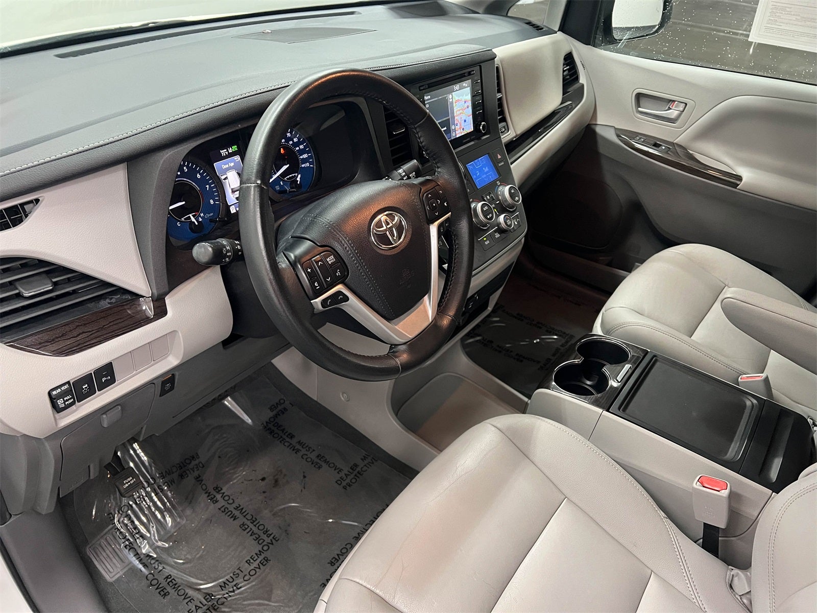 2020 Toyota Sienna XLE 8 Passenger