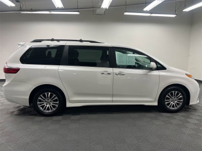 2020 Toyota Sienna XLE 8 Passenger