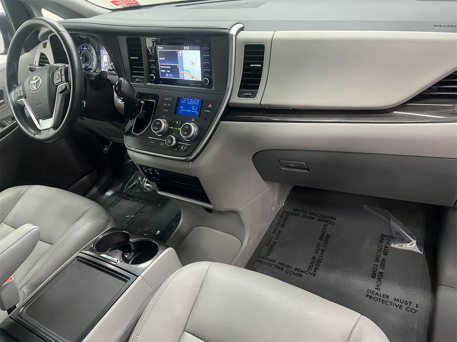 2019 Toyota Sienna XLE 8 Passenger
