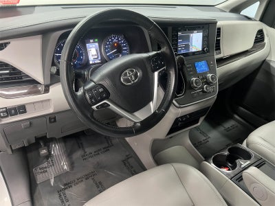 2019 Toyota Sienna XLE 8 Passenger
