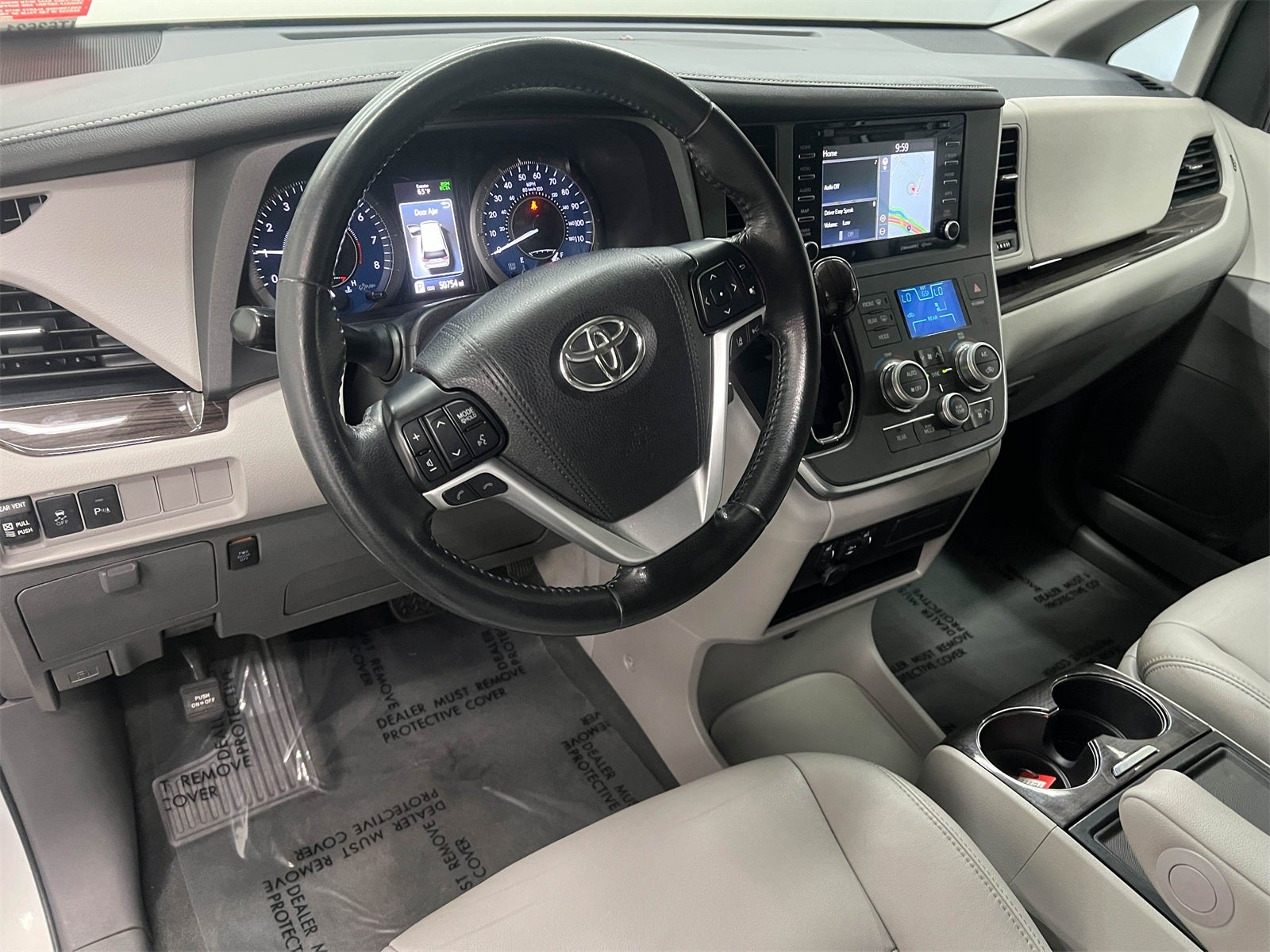2019 Toyota Sienna XLE 8 Passenger