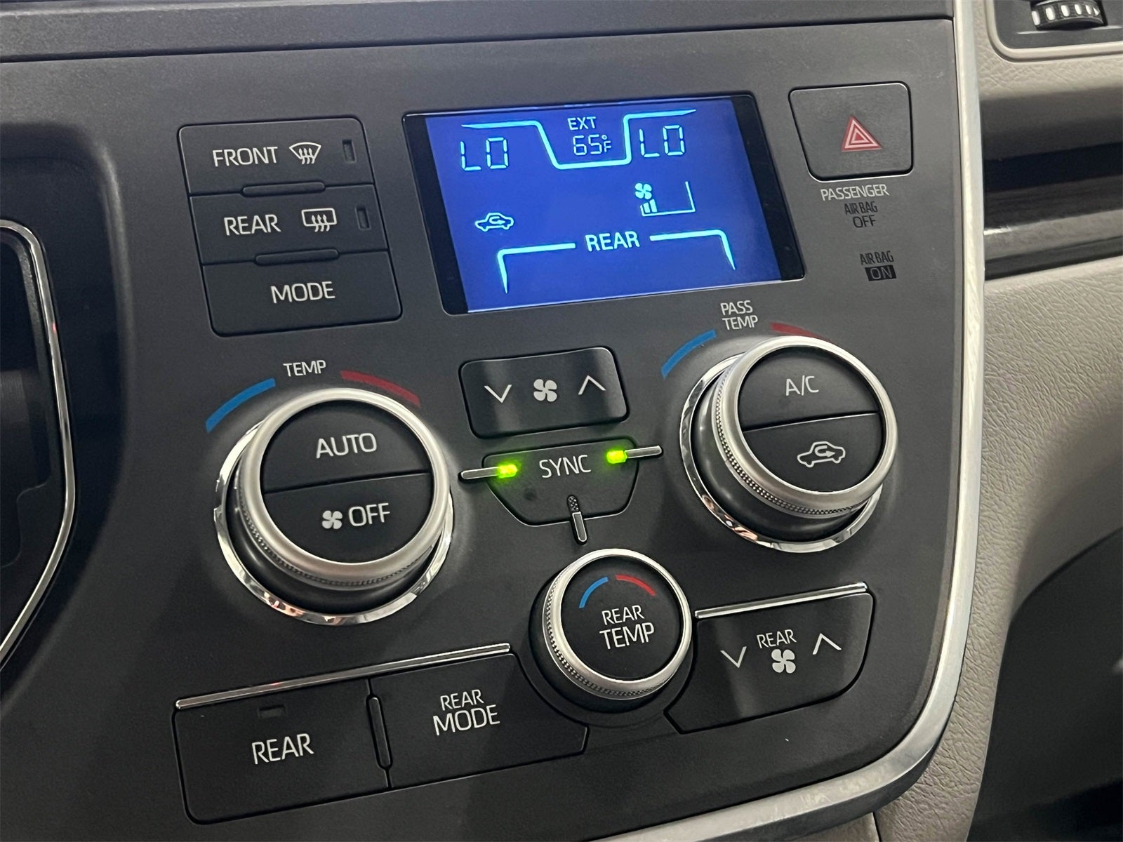 2019 Toyota Sienna XLE 8 Passenger