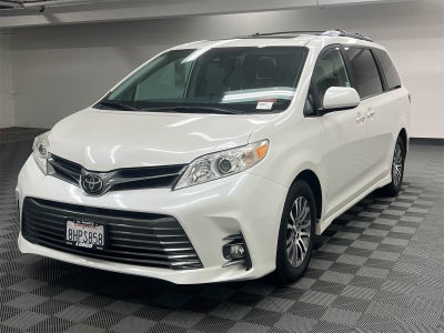 2019 Toyota Sienna XLE 8 Passenger