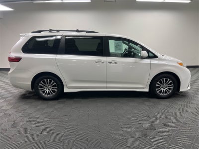 2019 Toyota Sienna XLE 8 Passenger