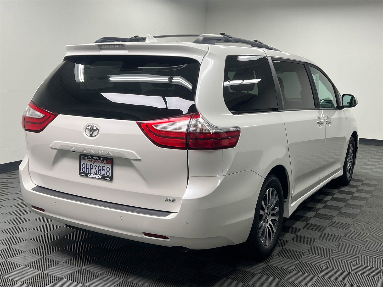 2019 Toyota Sienna XLE 8 Passenger