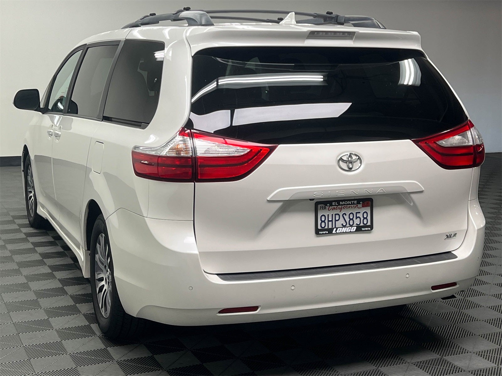 2019 Toyota Sienna XLE 8 Passenger