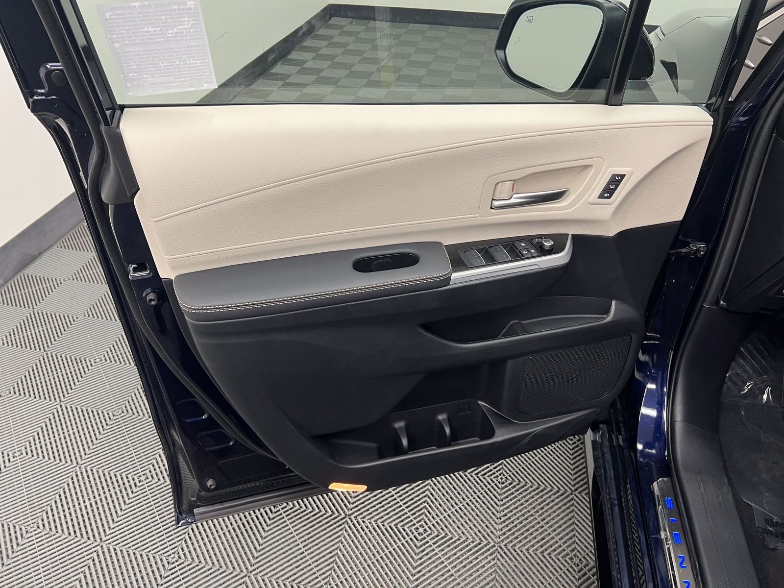2026 Toyota Sienna Limited 7 Passenger