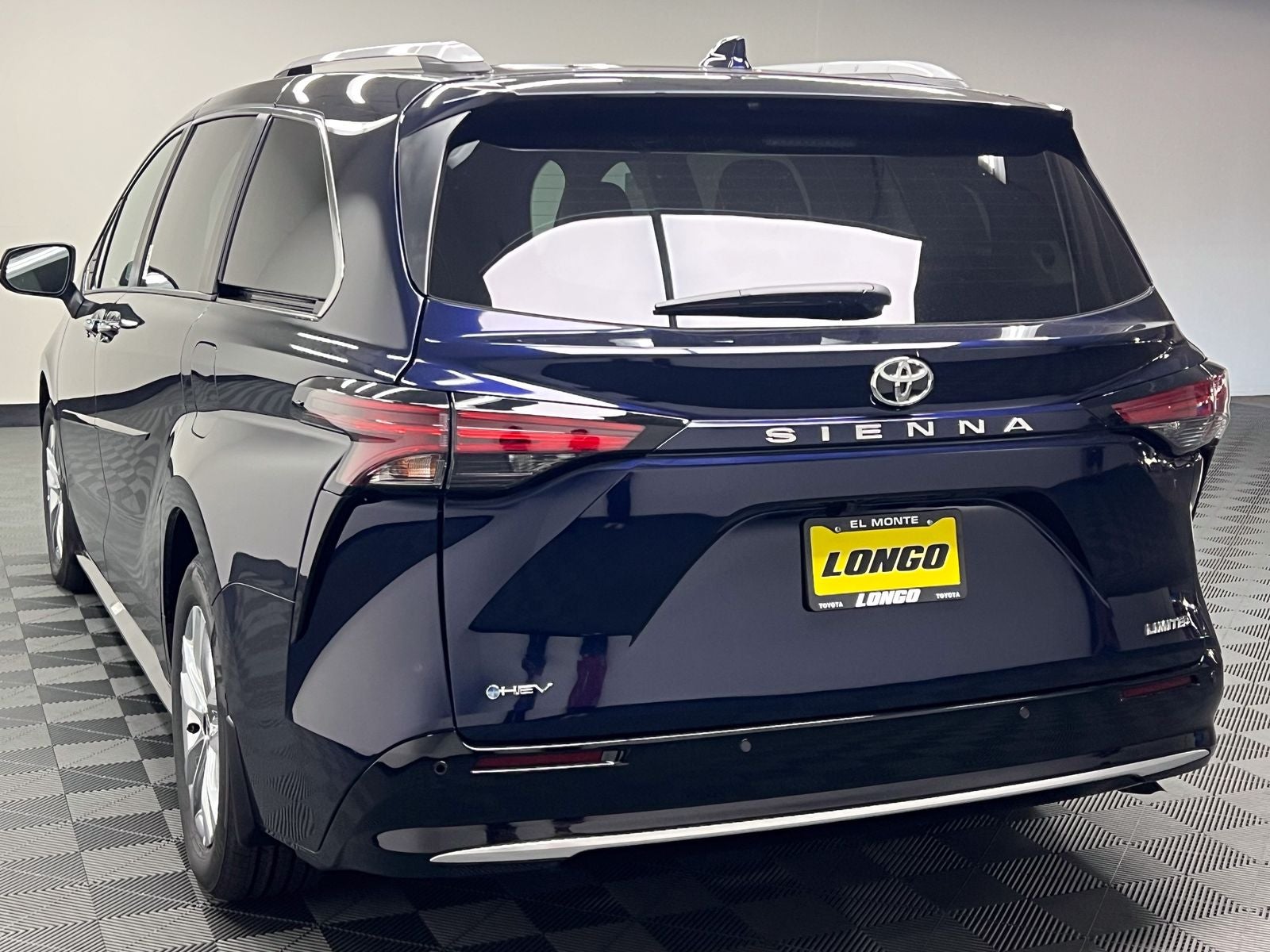 2026 Toyota Sienna Limited 7 Passenger
